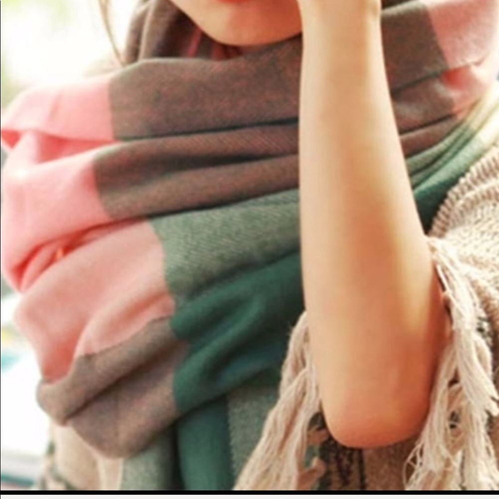 Plaid scarf in two colors! - Picture 3 of 7